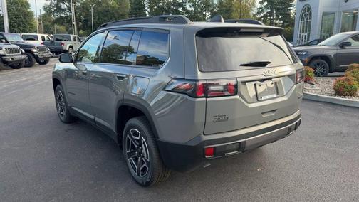 Sting Gray Clearcoat 2026 Jeep Cherokee LAREDO/LIMITED