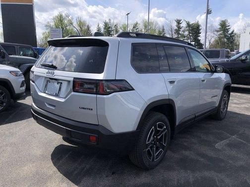 Silver Zynith Clearcoat 2026 Jeep Cherokee LAREDO/LIMITED