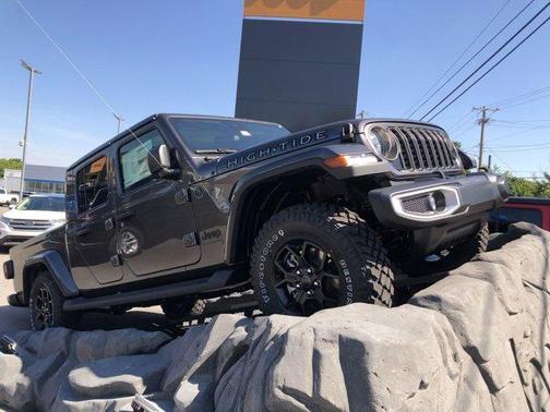 2025 Jeep Gladiator Sport