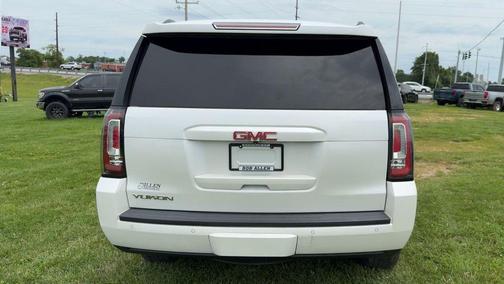 White Frost Tri-Coat 2017 GMC Yukon SLT