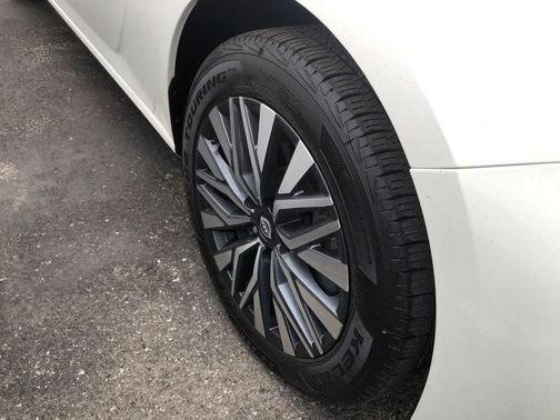 Glacier White 2025 Nissan Altima SV