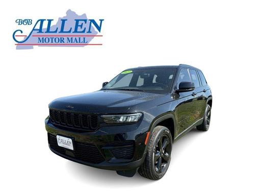 Diamond Black 2023 Jeep Grand Cherokee Altitude