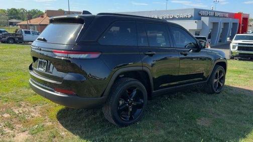Diamond Black 2023 Jeep Grand Cherokee Altitude