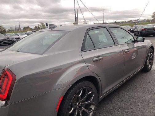 2018 Chrysler 300 Touring