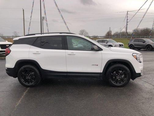 2024 GMC Terrain AT4