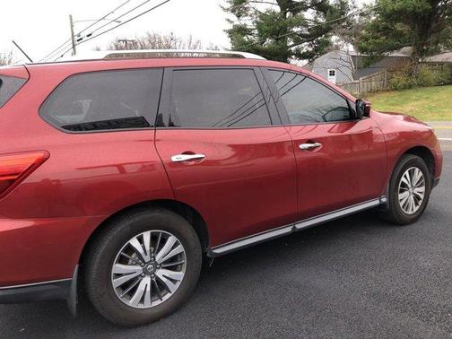 2017 Nissan Pathfinder SL