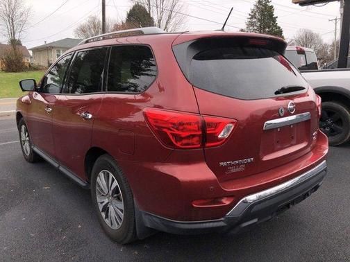 2017 Nissan Pathfinder SL