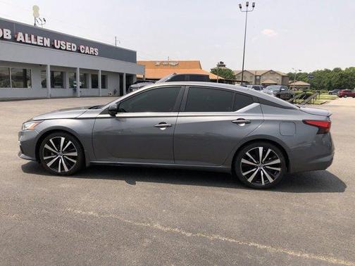 2022 Nissan Altima 2.0 SR