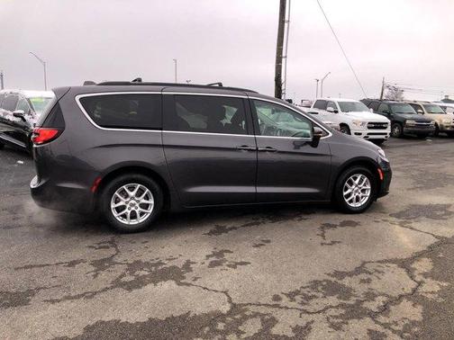 2022 Chrysler Pacifica Touring-L
