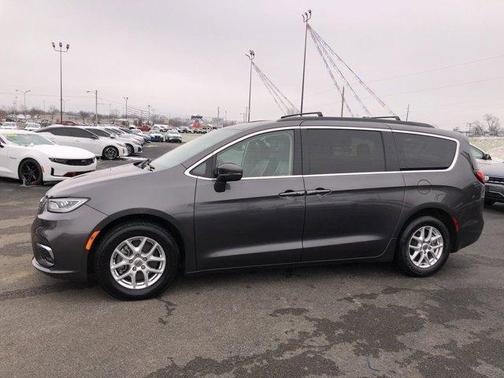 2022 Chrysler Pacifica Touring-L