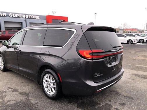 2022 Chrysler Pacifica Touring-L