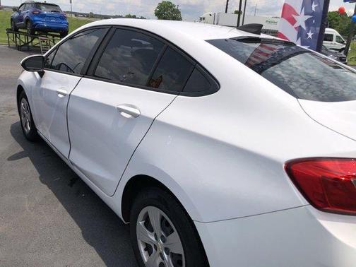 2018 Chevrolet Cruze LS
