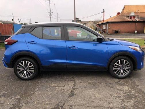 2023 Nissan Kicks SV