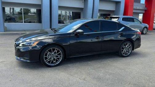 Black 2024 Nissan Altima 2.0 SR