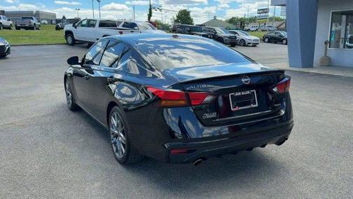 Black 2024 Nissan Altima 2.0 SR