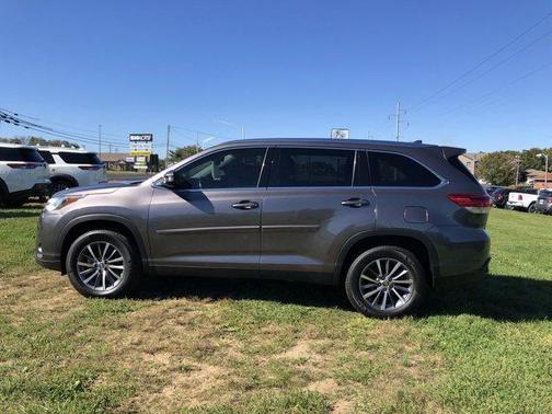 2019 Toyota Highlander 