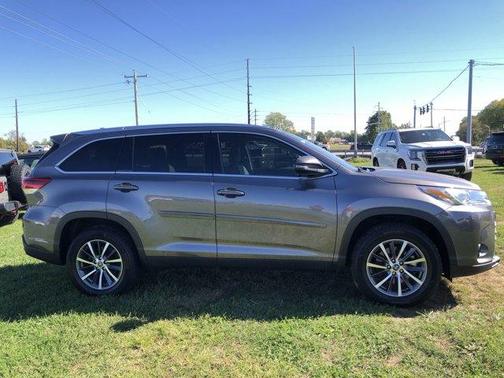 2019 Toyota Highlander 