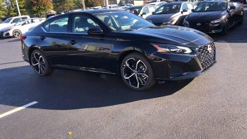 2025 Nissan Altima SR