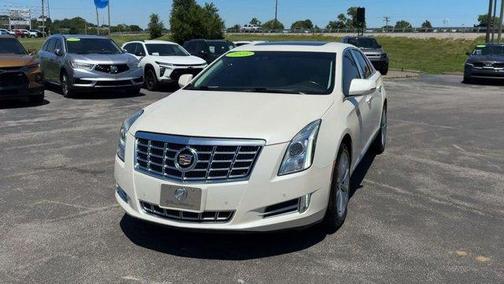 White Diamond Clearcoat 2013 Cadillac XTS Luxury