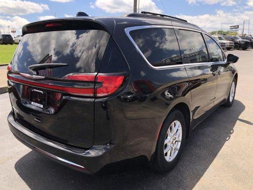 2022 Chrysler Pacifica Touring-L