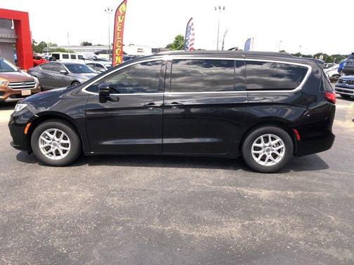 2022 Chrysler Pacifica Touring-L