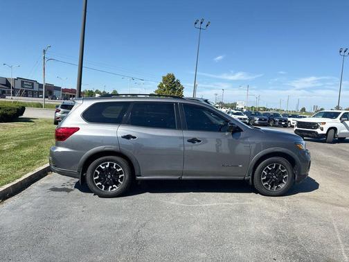Gun Metallic 2020 Nissan Pathfinder SL