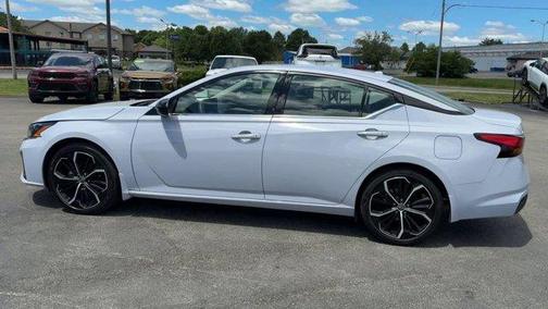 Gray Sky Pearl 2024 Nissan Altima 2.5 SR