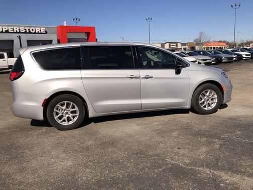 Silver Mist Clearcoat 2024 Chrysler Pacifica Touring-L