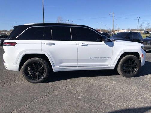 2023 Jeep Grand Cherokee Summit
