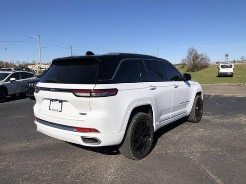 2023 Jeep Grand Cherokee Summit