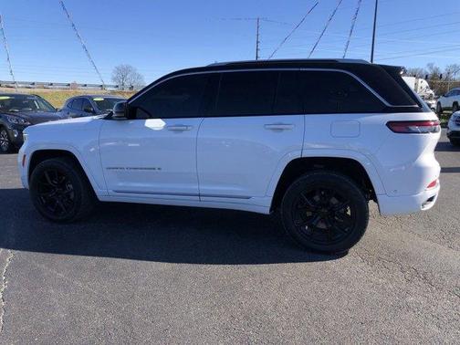 2023 Jeep Grand Cherokee Summit