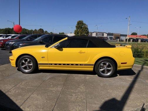 2005 Ford Mustang 