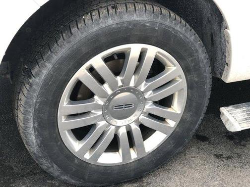 2014 Lincoln Navigator L