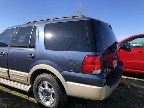 Photo 4 of 23 of 2005 Ford Expedition King Ranch