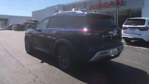 Deep Ocean Blue 2024 Nissan Pathfinder SL