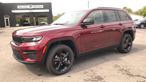 2025 Jeep Grand Cherokee Laredo