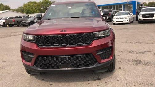 2025 Jeep Grand Cherokee Laredo