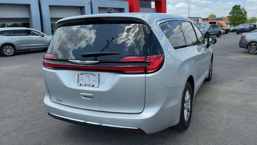Silver Mist Clearcoat 2024 Chrysler Pacifica Touring-L