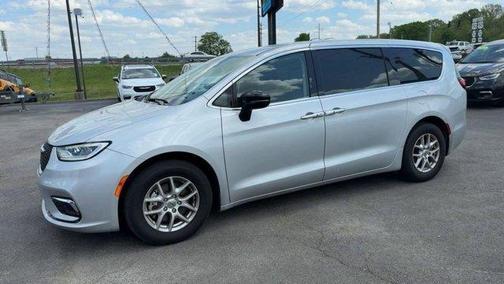 Silver Mist Clearcoat 2024 Chrysler Pacifica Touring-L