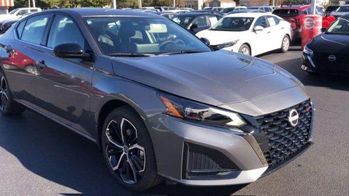 2025 Nissan Altima SR