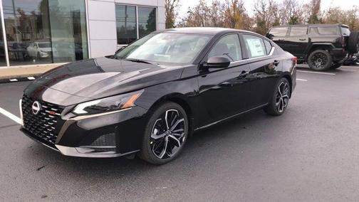 2025 Nissan Altima SR