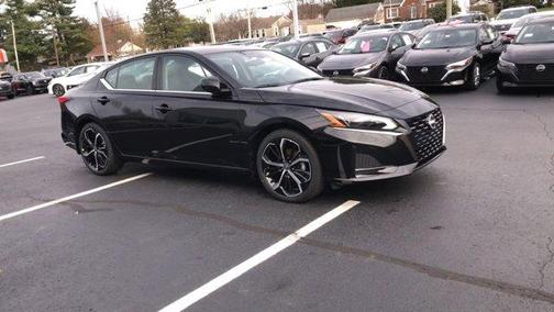 2025 Nissan Altima SR