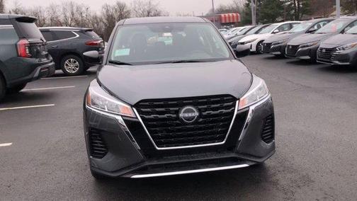 Gun Metallic 2025 Nissan Kicks Play S
