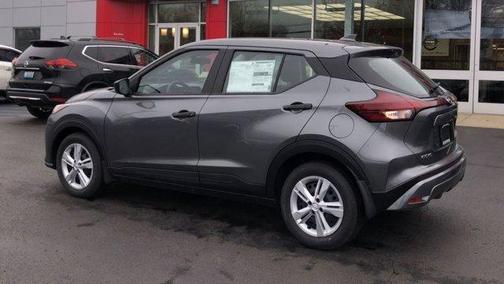 Gun Metallic 2025 Nissan Kicks Play S