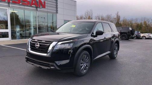 2025 Nissan Pathfinder S