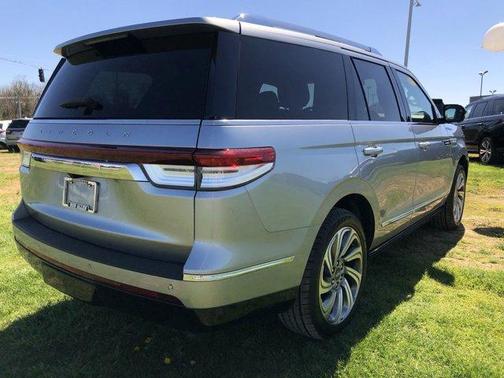 Silver 2023 Lincoln Navigator Reserve