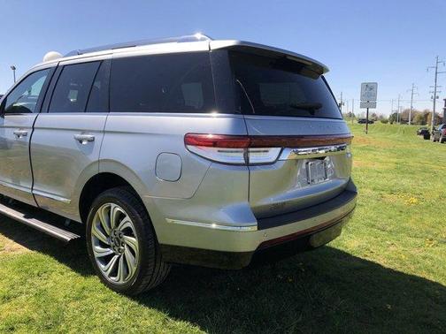 Silver 2023 Lincoln Navigator Reserve