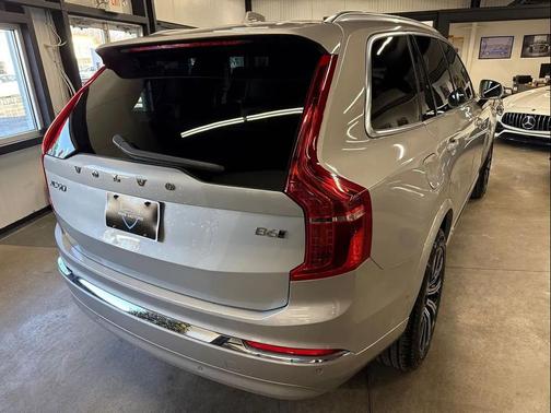 2025 Volvo XC90 B6 Plus 7-Seater