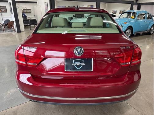 Fortana Red 2015 Volkswagen Passat 2.0L TDI DSG SEL Premium