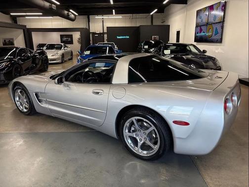 2004 Chevrolet Corvette Base